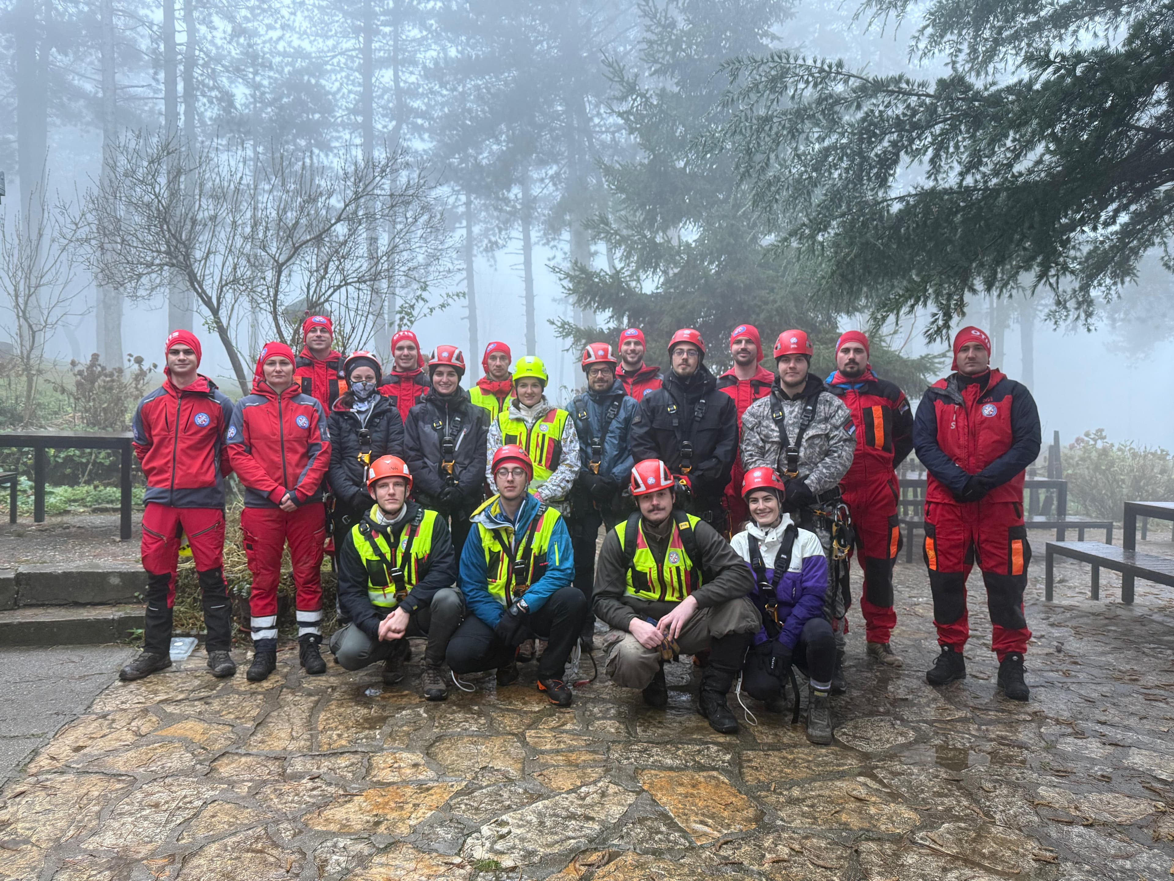Obuka "Spasavanje sa nepristupačnih terena"