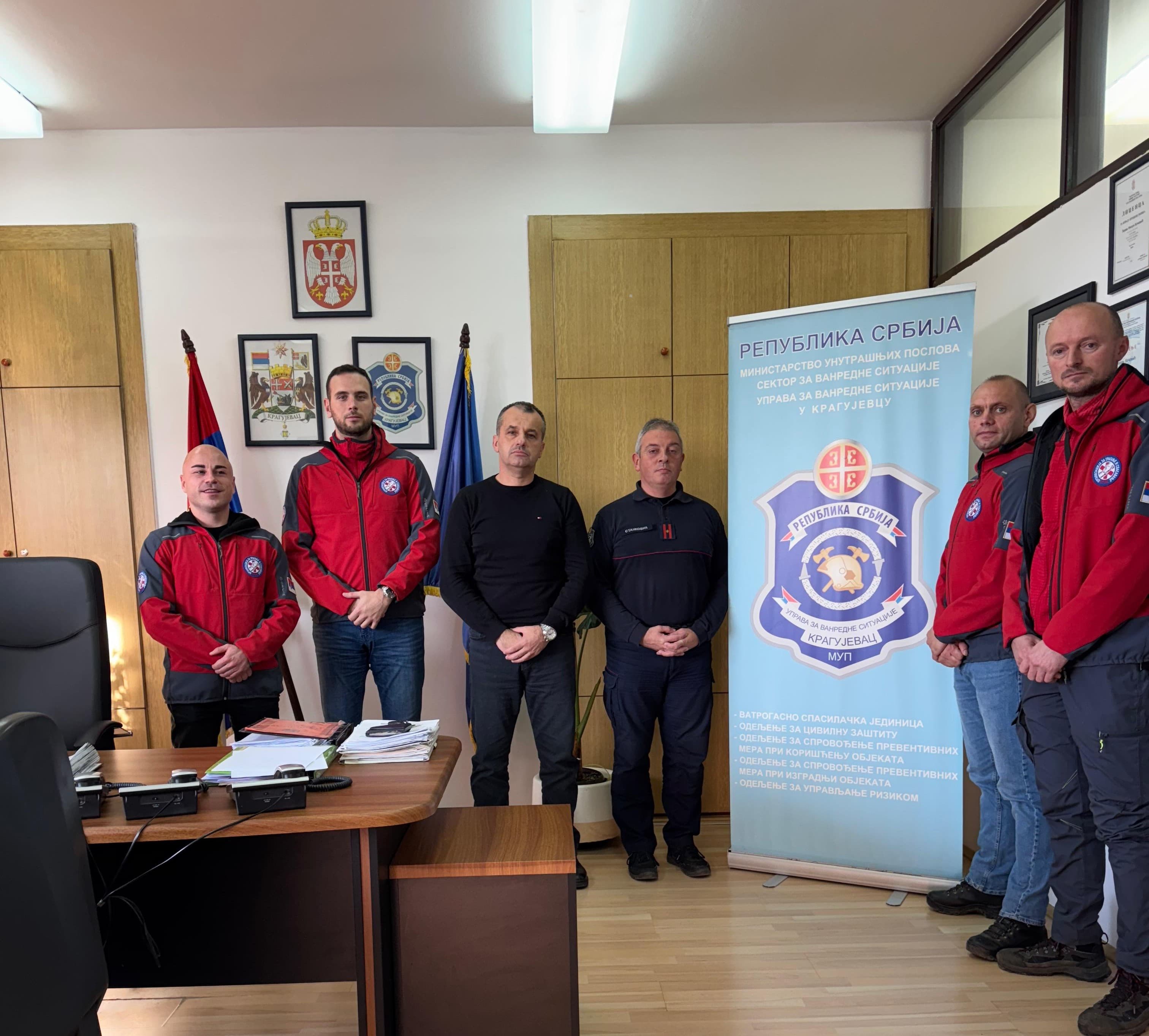 Članovi Upravnog odbora i članovi OTIS Kragujevac na sastanku sa načelnikom Uprave za vanredne situacije u Kragujevcu i zamenikom komandanta vatrogasno-spasilačke brigade Kragujevac